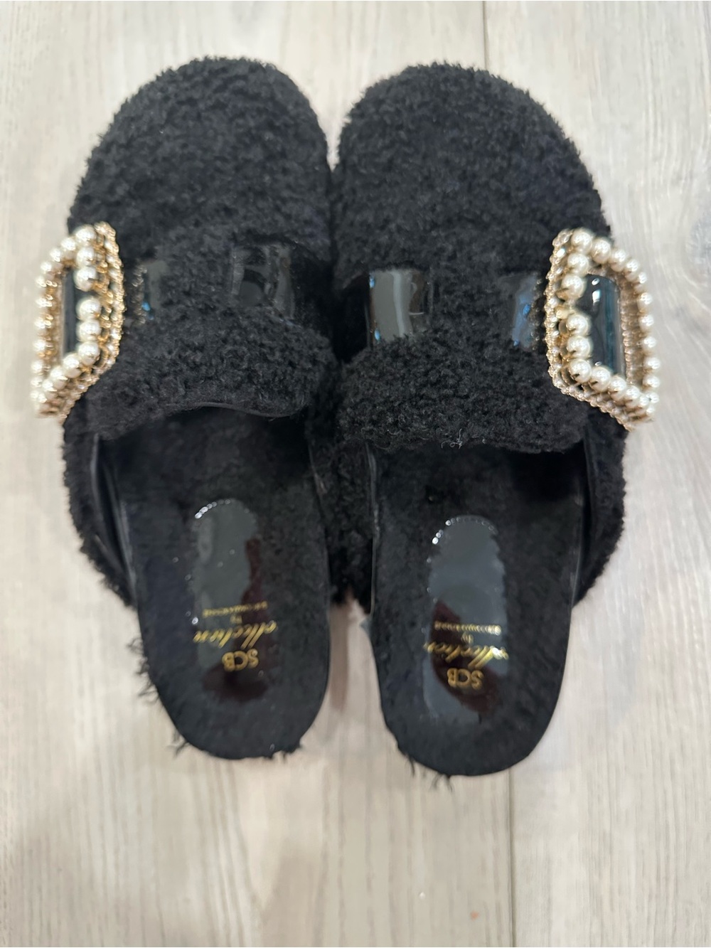 Suecomma Bonnie Jewel Buckle Eco-Fur Sandals Black – Size 39 – Box & Dust Bag